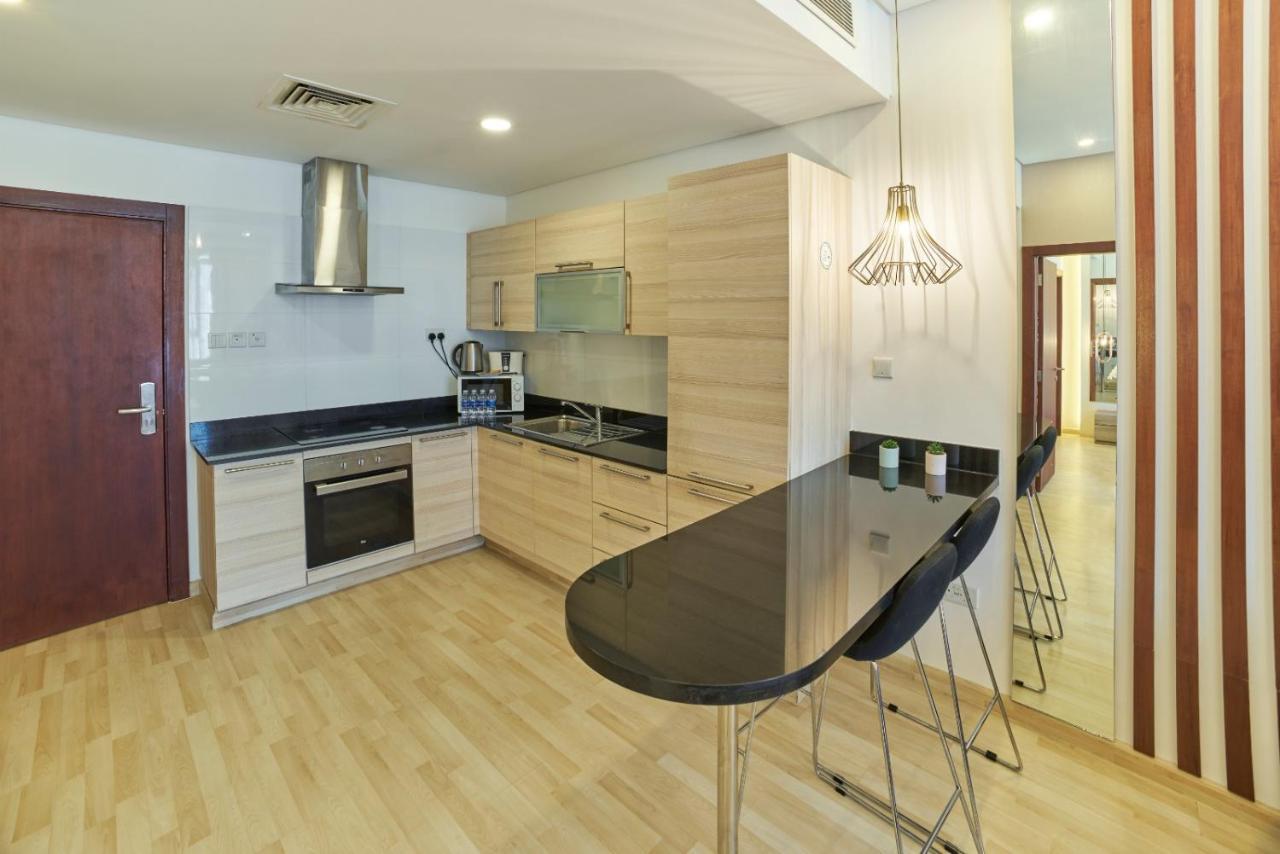 Afaq Tower Apartment Manama Exterior photo