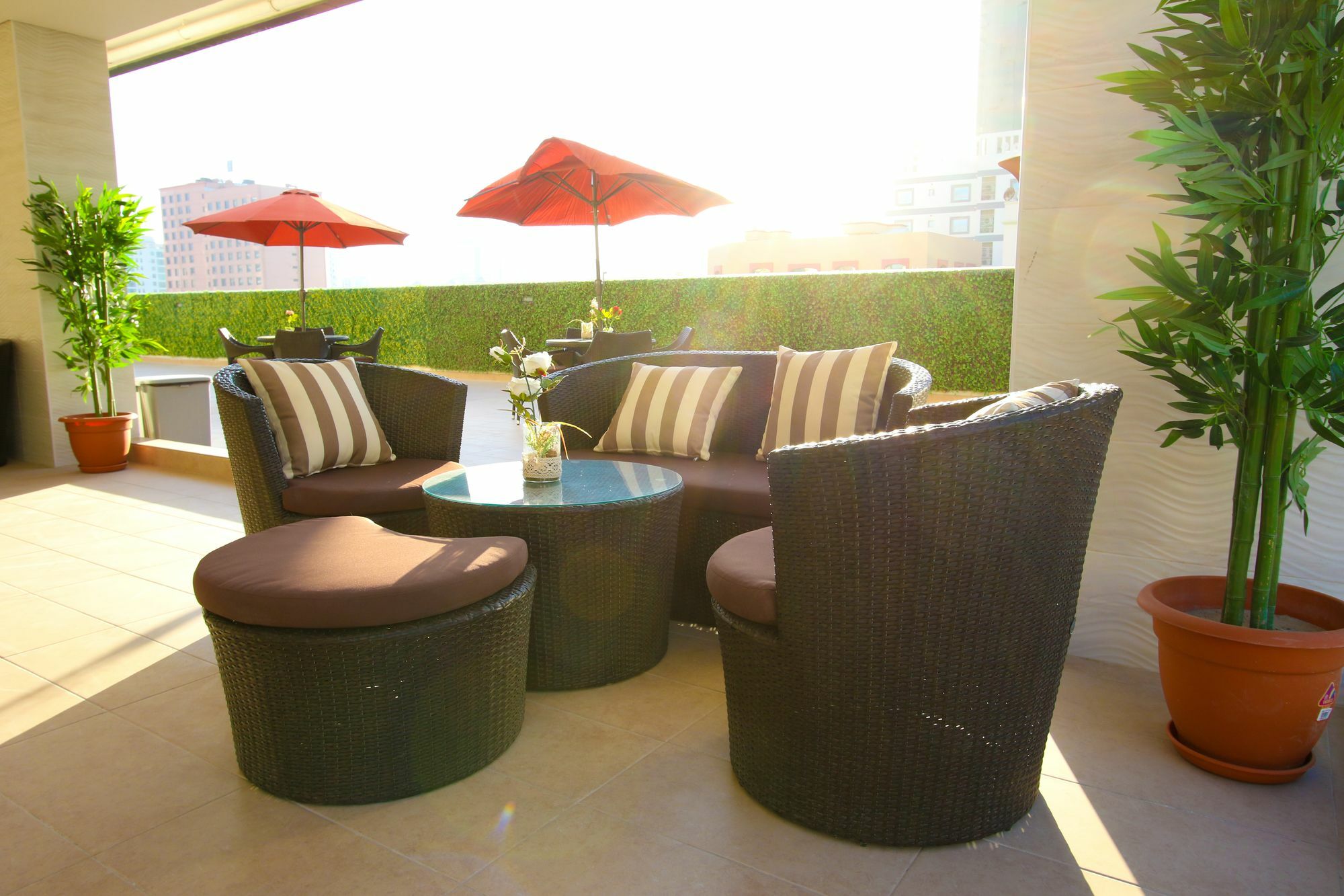 Afaq Tower Apartment Manama Exterior photo